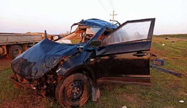 В Башкирии при опрокидывании машины в кювет погибли двое подростков