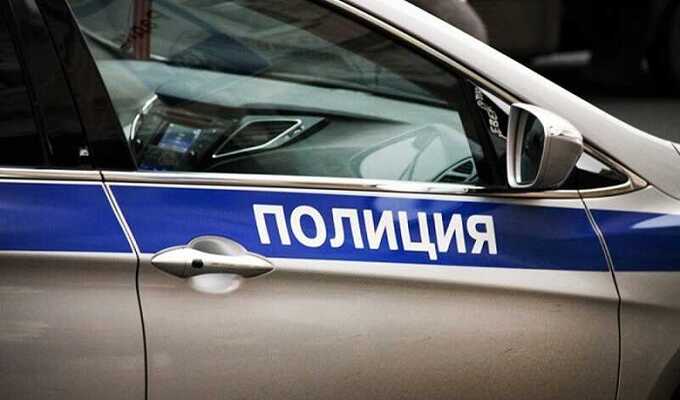 Мужчина в Подмосковье разгромил свой автомобиль из-за ревности к жене