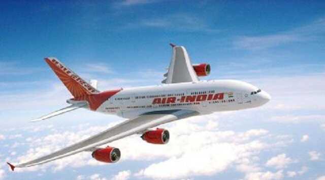 Летевший из Дели в Лондон самолёт экстренно приземлился в Москве из-за пассажира, которому стало плохо