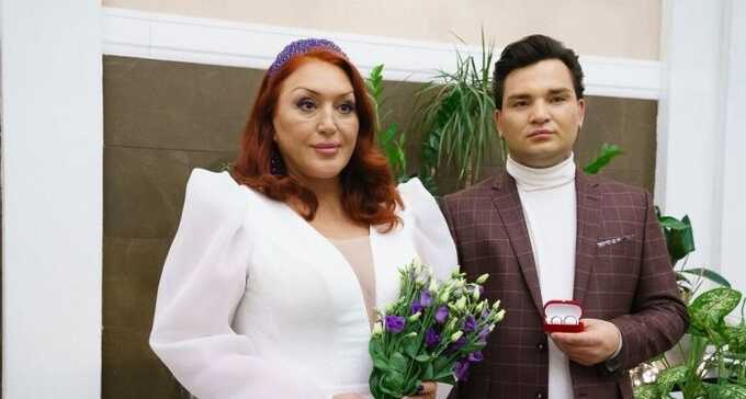 В Татарстане 53-летняя мать вышла замуж за приёмного 22-летнего сына, который пел с Киркоровым