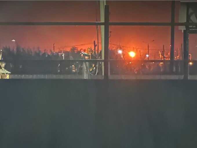 Пожар произошел ночью на Афипском НПЗ в Краснодарском крае