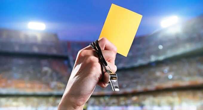 Футболист из Адыгеи отправил судью в нокдуаун из-за жёлтой карточки во время игры в Краснодаре