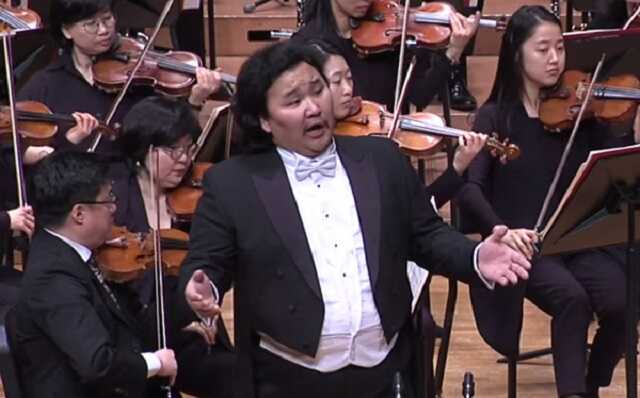 Монгольского певца признали лучшим оперным баритоном мира