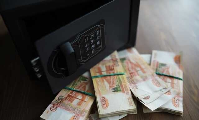 Продавец из магазина дверей украла более миллиона рублей ради погашения долга