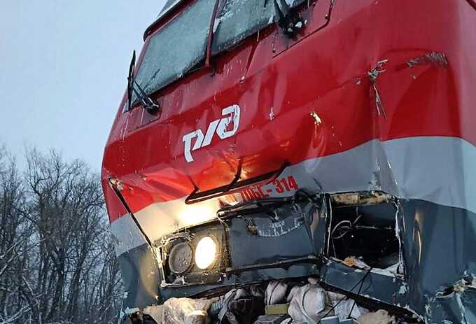 Названа предварительная причина столкновения поездов в российском регионе