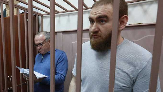 Бывшего российского сенатора отправили в штрафной изолятор за мат