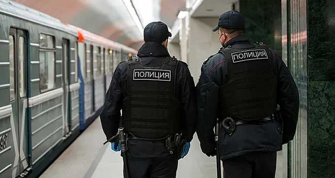 Молодого человека из Белгорода задержали на выходе у метро в Москве и насильно увезли в военкомат