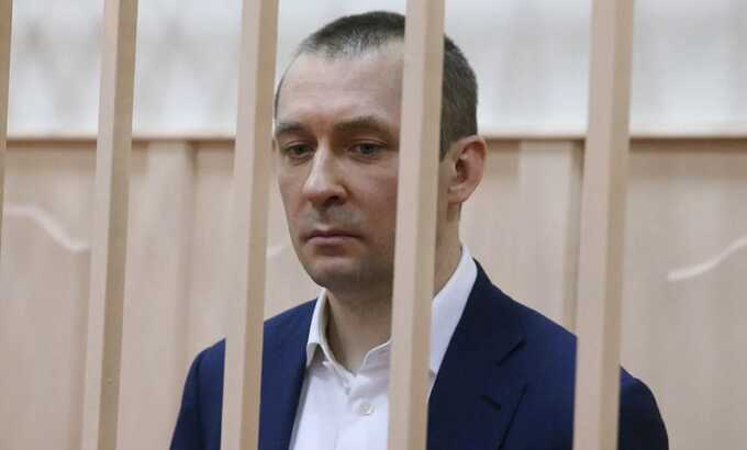 Суд конфисковал у бывшей жены, любовницы, сводной сестры и отца осуждённого экс-полковника МВД Захарченко имущество на 50 миллионов рублей