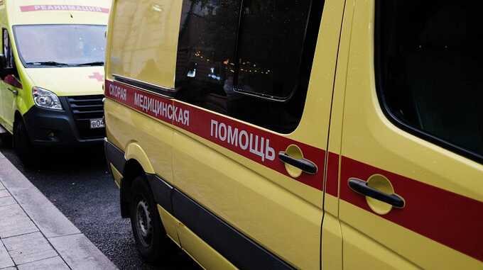 В Петербурге 14-летний подросток выпал из окна школы во время перемены