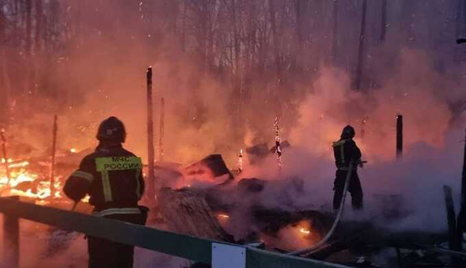 В Москве сгорела конюшня