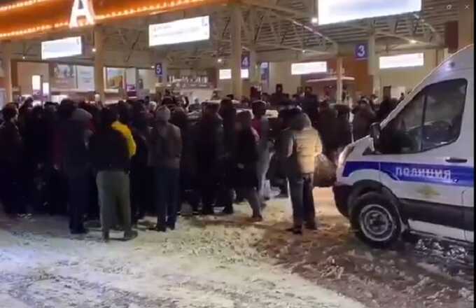 СМИ сообщают о нападении на полицейских на рынке «Садовод»