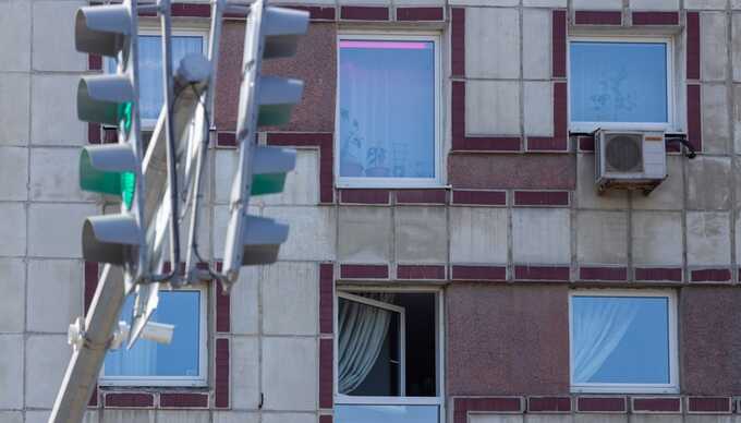 Парень выпал из окна апарт-отеля «Артек» в Екатеринбурге