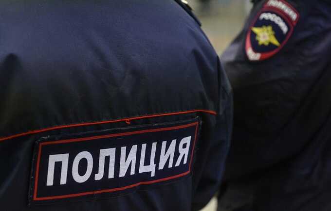 В Москве трое мужчин устроили драку с поножовщиной в метро