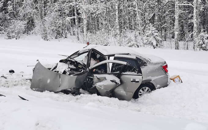 На российской трассе произошло три аварии с участием восьми машин