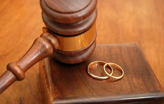 «Седой развод»: почему пожилые люди стали чаще расторгать браки