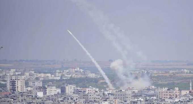 Юг Израиля подвергся массированному ракетному обстрелу