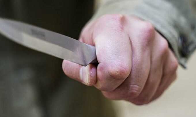 Россиянин приказал 12-летнему сыну порезать ножом врача и получил 13 лет