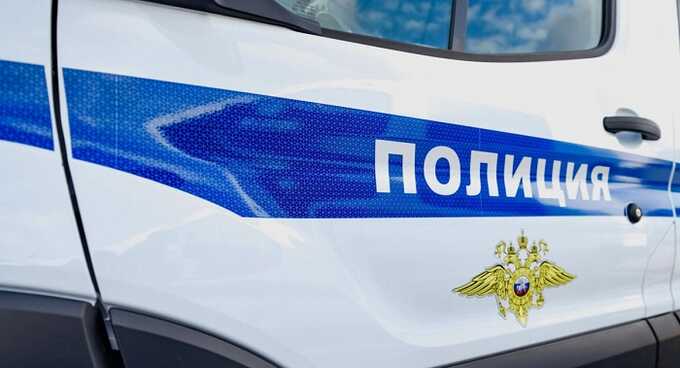 В аэропорту Волгограда пьяный пассажир избил женщину-полицейского за замечание