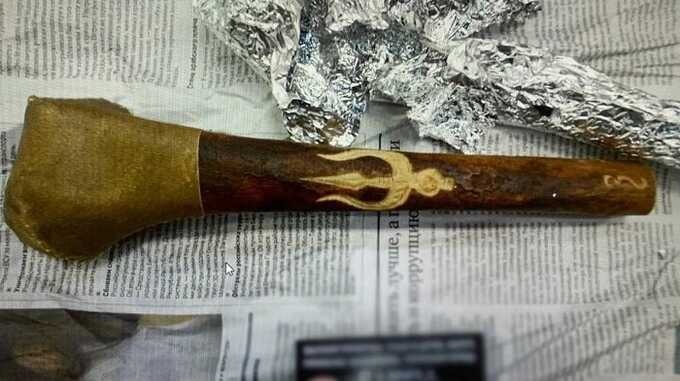Московские таможенники нашли в посылке ритуальную флейту из человеческой кости