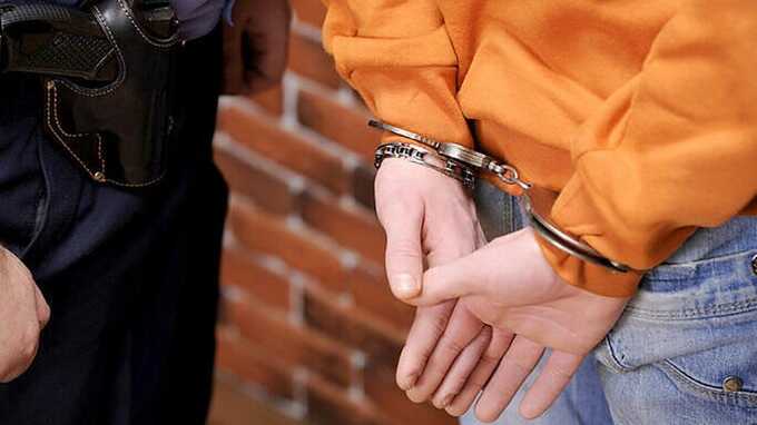В Оренбургской области охранника задержали за развращение 13-летней школьницы
