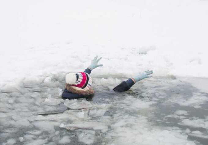 На Кубани шестиклассница провалилась под лёд на реке