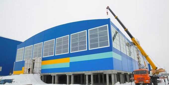 Партнер FIFA подарил Ямало-Ненецкому автономному округу (ЯНАО) крупнейший в Арктике спортивный объект, находившийся в состоянии долгостроя. Команда Артюхова выражает оптимизм по этому поводу
