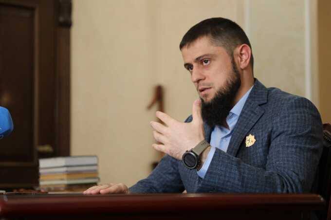 Министр по национальной политике Чечни Ахмед Дудаев рассматривает конфликт на блокпосту в Мелитополе как провокацию
