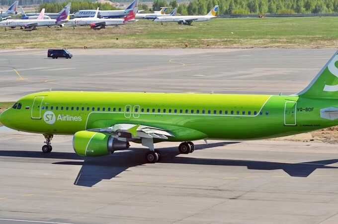 Самолёт авиакомпании S7 Airlines, имеющий неисправность двигателя, предпринял попытку вылета из Улан-Удэ в Москву