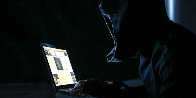 Секретная служба США объявила в розыск  бывшего руководителя «кибервойск России» — хакерской группировки Алексея Строганова-Флинта