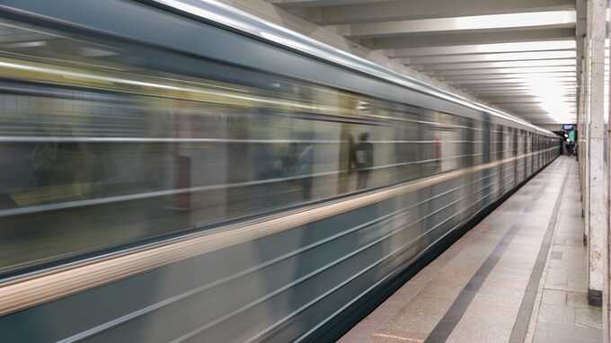 В московском метро человек оказался на путях