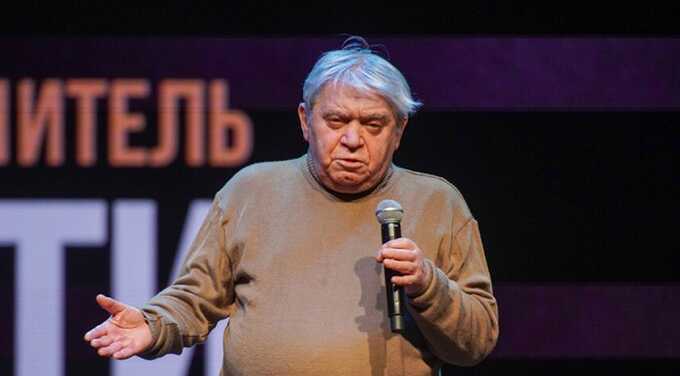 Известного сценариста Александра Гельмана сбила машина в центре Москвы