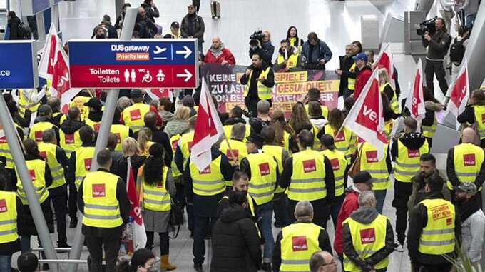 Забастовки в 11 аэропортах Германии привели к отмене 1100 авиарейсов