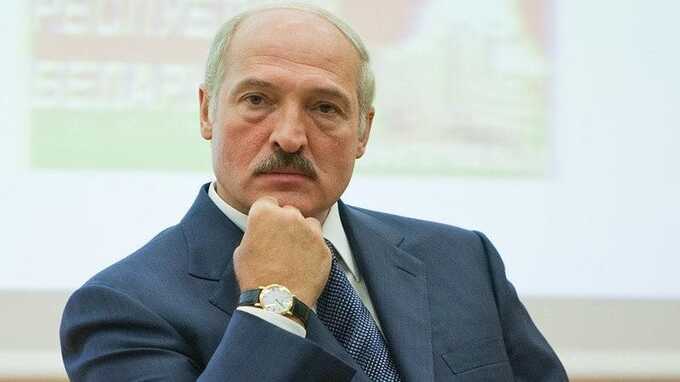 Лукашенко разрешил армии Беларуси применять оружие против граждан страны