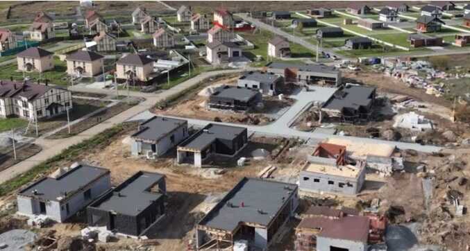 PRINZIP сбрасывает жилье без земли за 400 миллионов в Екатеринбурге. Росимущество останавливает застройку Истока
