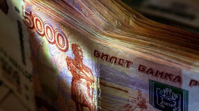 Долг российских регионов увеличился на 14% за год, достигнув 3,2 триллионов рублей