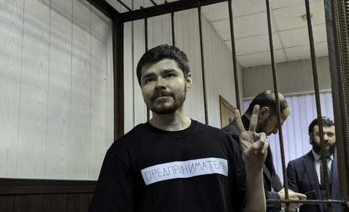 В Москве суд продлил арест блогеру и предпринимателю Аязу Шабутдинову