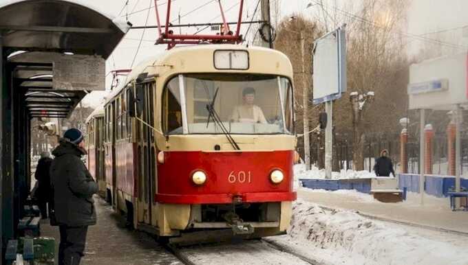 В Свердловске водителям трамваев запретили осуществлять высадку пассажиров во время движения кортежа Путина