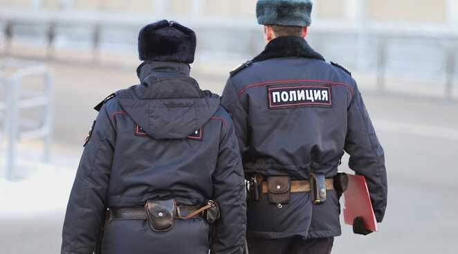 Полиция в Кургане вручает «предостережения» участникам возложения цветов в память о Навальном