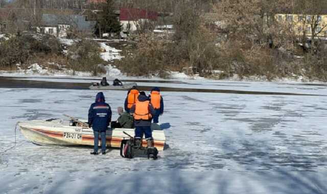Два школьника из Смоленска провалились под лед