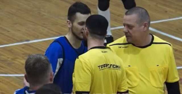 В Екатеринбурге судья подрался с игроком во время матча по мини-футболу
