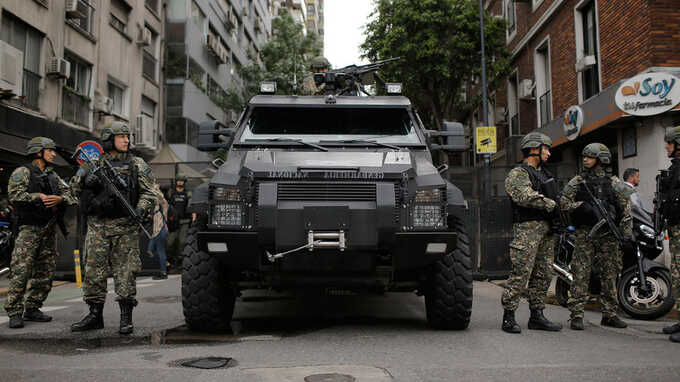 Более 20 человек пострадали в столкновениях с полицией в Аргентине