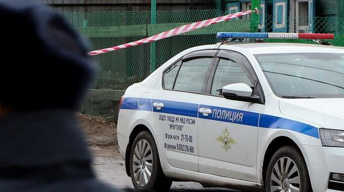Во Владивостоке из окна жилого дома обстреляли автомобили