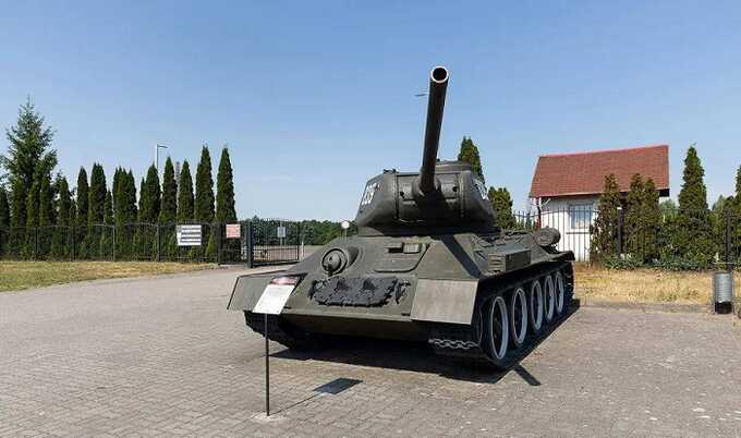 С территории мемориального комплекса в Калининграде военные пытались вывезти танк Т-34