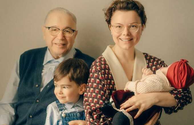 78-летний Евгений Петросян стал отцом в третий раз