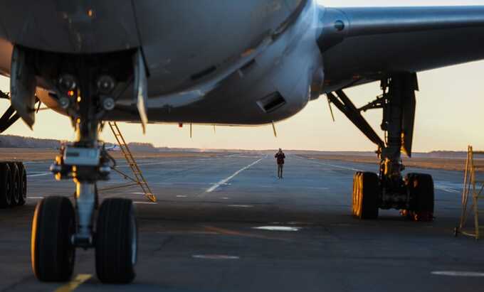 В аэропорту Ноглики на Сахалине самолёт выкатился за пределы взлётно-посадочной полосы