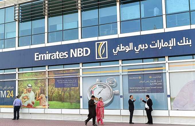 Банк Emirates NBD прекратил принимать переводы в рублях из России