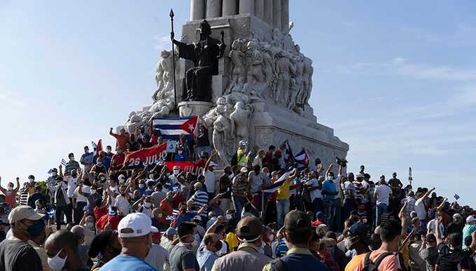 Из-за отключения электричества и нехватки продуктов на Кубе прошли крупнейшие за три года протесты