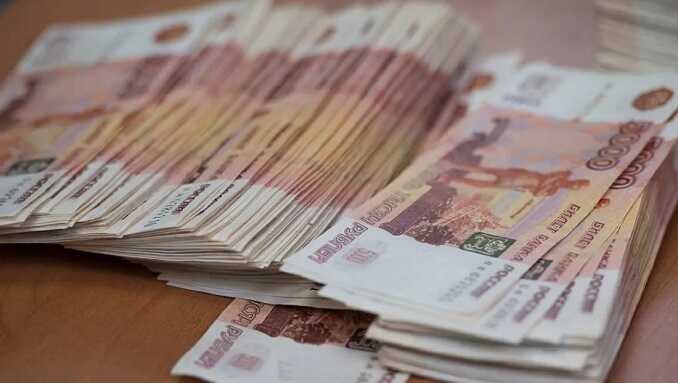 Появились кадры кражи денег и украшений на 1,6 миллиарда рублей из банка в Петербурге