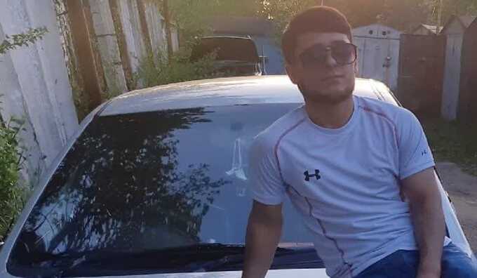 Диловар Исломов, работавший таксистом, судя по информации в соцсетях, регулярно занимался перепродажей автомобилей