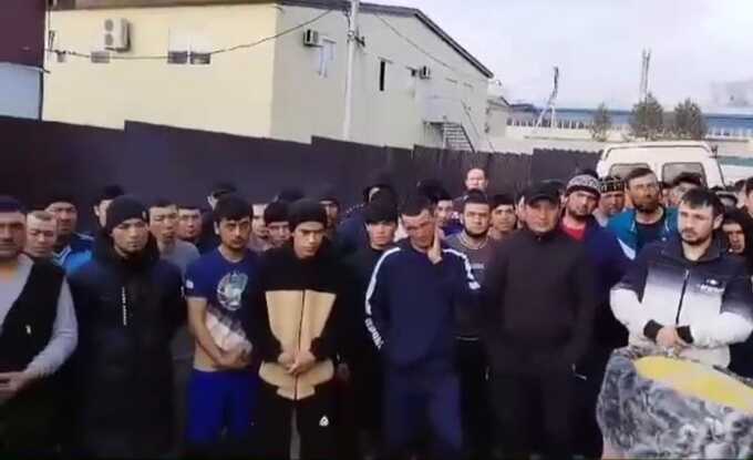 Правые активисты окружили общежитие мигрантов в Хабаровске и потребовали «объяснить землякам, как им нужно себя вести»
